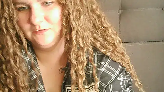 Snapshot of Minisstra chatting on 03-16-26, 01:48 Minisstra online show from 03-16-26, 01:48