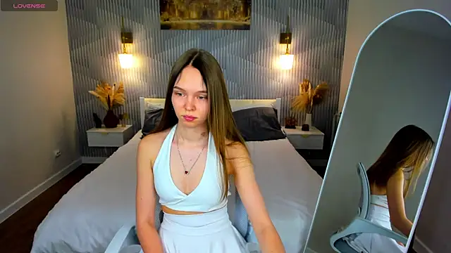 Snapshot of Sofa_Vleifo chatting on 03-27-26, 01:22 Sofa Vleifo online show from 03-27-26, 01:22