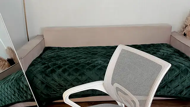 Snapshot of Sofa_Vleifo chatting on 05-30-26, 01:03 Sofa Vleifo online show from 05-30-26, 01:03