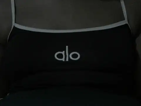 Snapshot of Moos1009 chatting on 03-18-26, 03:48 Moos1009 online show from 03-18-26, 03:48