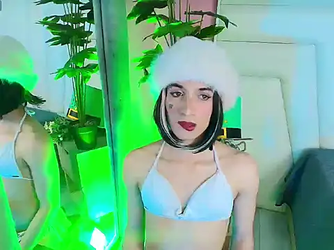 Snapshot of Izzy_foxxy chatting on 03-17-26, 03:48 Izzy foxxy online show from 03-17-26, 03:48