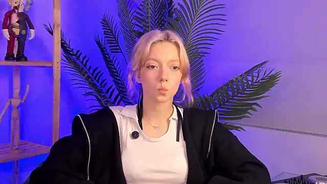 Snapshot of TyraTopinka chatting on 03-19-26, 01:37 TyraTopinka online show from 03-19-26, 01:37