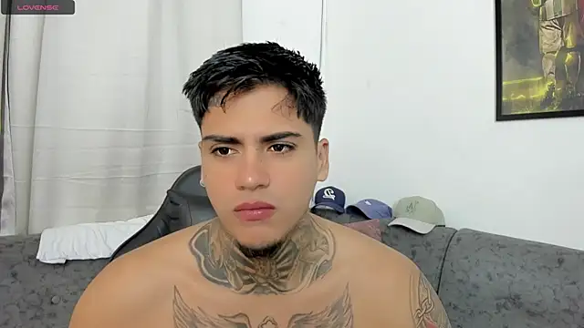 Snapshot of sweetlatinoboy chatting on 07-08-26, 09:36 sweetlatinoboy online show from 07-08-26, 09:36