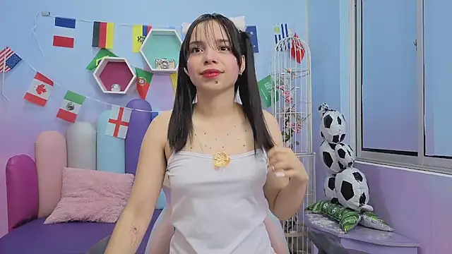 Isaa Skinny online show from 06-23-26, 03:48