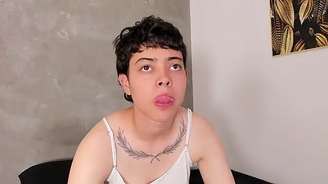 Snapshot of Cris_Sasha chatting on 03-18-26, 02:20 Cris Sasha online show from 03-18-26, 02:20