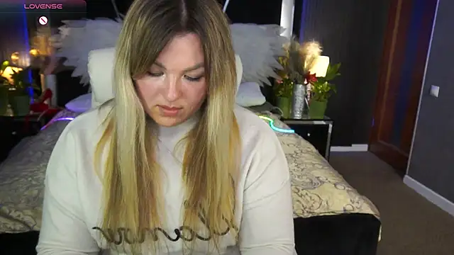 Snapshot of AlissyaGrayy chatting on 04-11-26, 01:15 AlissyaGrayy online show from 04-11-26, 01:15