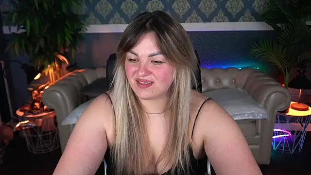 Snapshot of AlissyaGrayy chatting on 04-12-26, 12:43 AlissyaGrayy online show from 04-12-26, 12:43