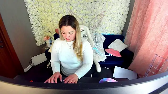 Snapshot of AlissyaGrayy chatting on 04-18-26, 12:53 AlissyaGrayy online show from 04-18-26, 12:53