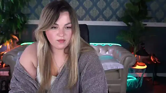 Snapshot of AlissyaGrayy chatting on 04-28-26, 01:38 AlissyaGrayy online show from 04-28-26, 01:38