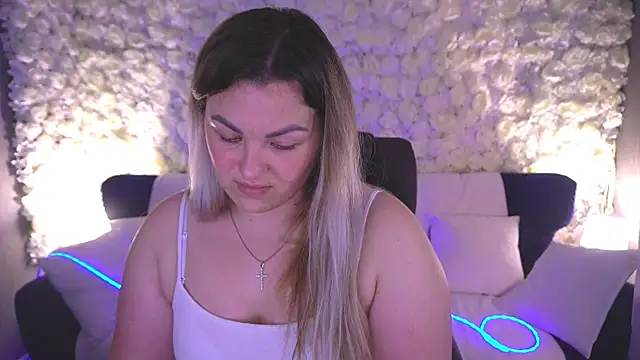Snapshot of AlissyaGrayy chatting on 05-11-26, 04:04 AlissyaGrayy online show from 05-11-26, 04:04