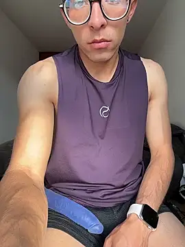 Snapshot of LeonBlazze chatting on 03-21-26, 10:02 LeonBlazze online show from 03-21-26, 10:02