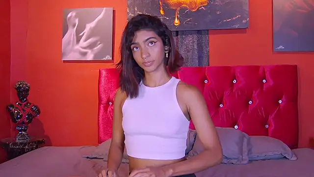 Snapshot of Hottie_Veronica chatting on 04-16-26, 08:09 Hottie Veronica online show from 04-16-26, 08:09