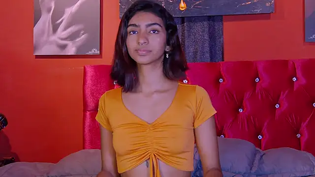 Snapshot of Hottie_Veronica chatting on 04-19-26, 06:10 Hottie Veronica online show from 04-19-26, 06:10