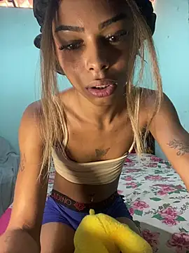 Snapshot of viczinaofc chatting on 03-18-26, 05:49 viczinaofc online show from 03-18-26, 05:49