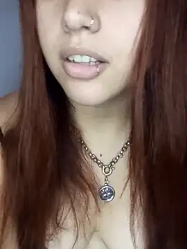 Snapshot of Maguichavarria21 chatting on 03-17-26, 01:21 Maguichavarria21 online show from 03-17-26, 01:21