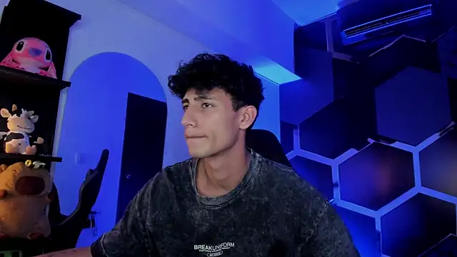 MaxiimoRomano  online show from 07-11-26, 07:05