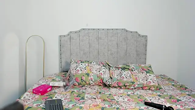 Snapshot of camila_borbon_ chatting on 06-11-26, 12:36 camila borbon online show from 06-11-26, 12:36