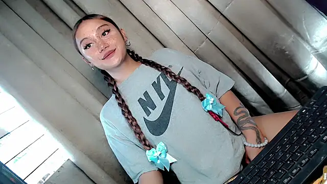 Jessicasfantasy online show from 04-22-26, 11:39