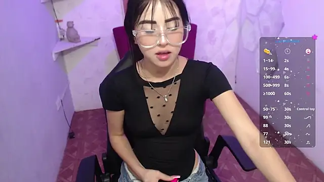 Snapshot of Melodi_velasquez chatting on 05-30-26, 03:58 Melodi velasquez online show from 05-30-26, 03:58