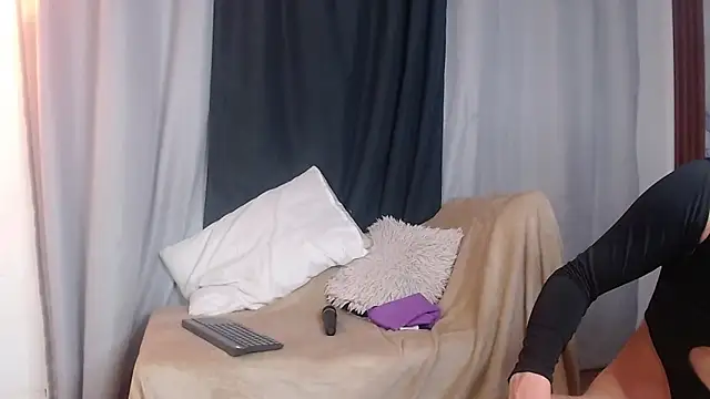Astrid Porno online show from 05-28-26, 08:39