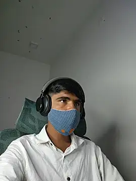 Snapshot of mavin_ chatting on 05-03-26, 10:49 mavin online show from 05-03-26, 10:49
