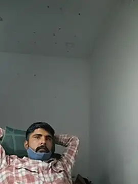 Snapshot of mavin_ chatting on 05-31-26, 06:09 mavin online show from 05-31-26, 06:09
