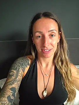 NicoleKaiser online show from 05-27-26, 06:05