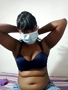 Snapshot of honeyi_babe chatting on 04-08-26, 12:38 honeyi babe online show from 04-08-26, 12:38