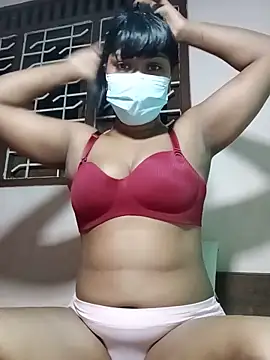 Snapshot of honeyi_babe chatting on 05-07-26, 06:24 honeyi babe online show from 05-07-26, 06:24