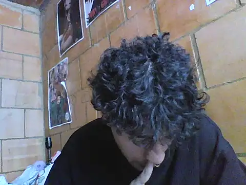 Snapshot of Bbunny_boy chatting on 03-25-26, 05:19 Bbunny boy online show from 03-25-26, 05:19