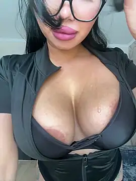 Snapshot of LaaadyDaaamn chatting on 03-20-26, 12:32 LaaadyDaaamn online show from 03-20-26, 12:32