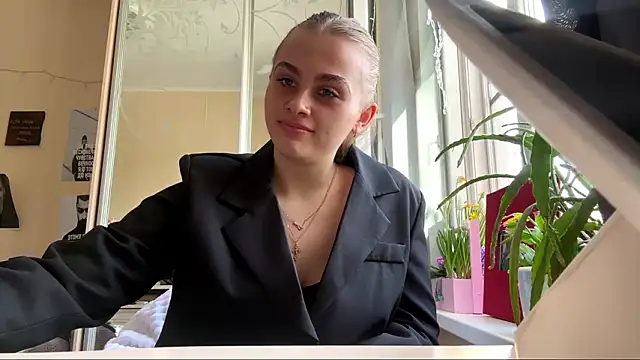 Snapshot of Elle_GrEat chatting on 03-18-26, 07:22 Elle GrEat online show from 03-18-26, 07:22