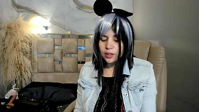 Cata black online show from 05-18-26, 11:49