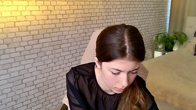 Snapshot of LiuYani chatting on 05-06-26, 01:38 LiuYani online show from 05-06-26, 01:38