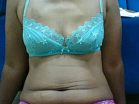 Snapshot of Mipho5 chatting on 03-18-26, 03:20 Mipho5 online show from 03-18-26, 03:20