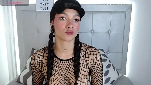 Kloe  watson online show from 05-05-26, 09:34