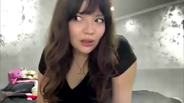 Snapshot of AlishaVelvet chatting on 03-19-26, 04:22 AlishaVelvet online show from 03-19-26, 04:22