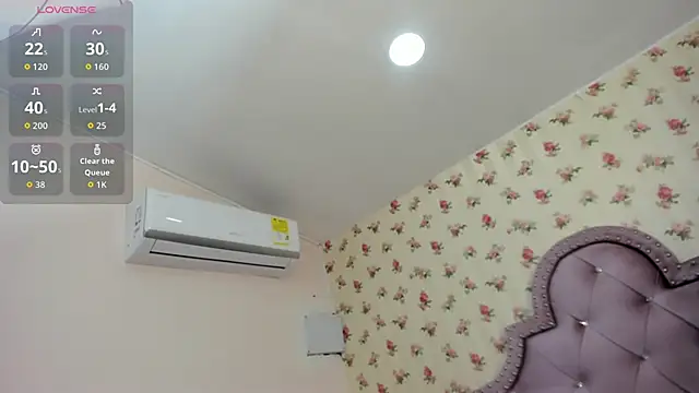crystal watson0 online show from 05-19-26, 01:17