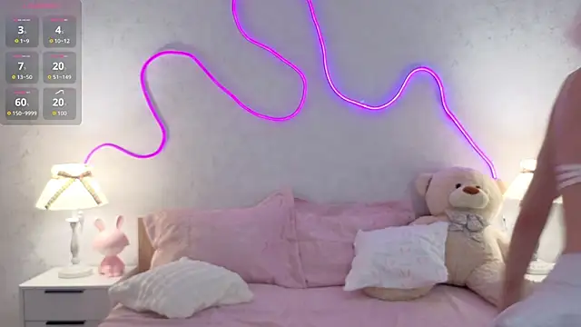 Snapshot of kittysocutie chatting on 07-18-26, 01:43 kittysocutie online show from 07-18-26, 01:43