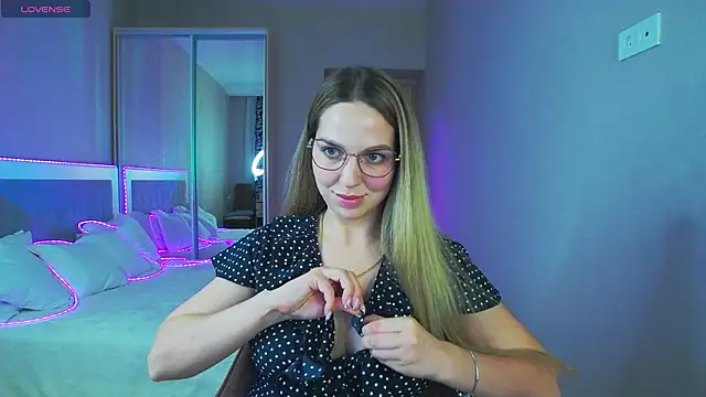 Alexandracandy online show from 05-20-26, 03:29