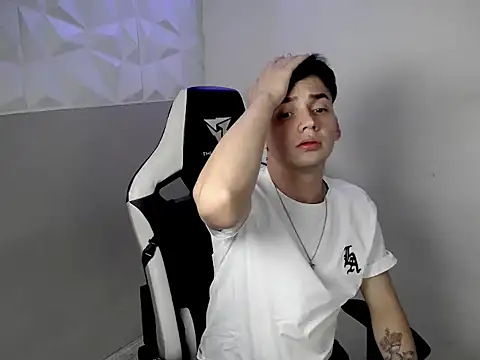 Mathias twinkk online show from 05-25-26, 04:51