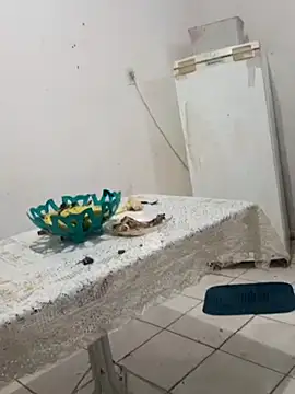 Snapshot of ___-larissa chatting on 03-18-26, 04:15 -larissa online show from 03-18-26, 04:15