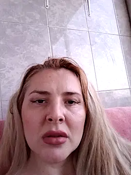 Snapshot of Maria3879 chatting on 04-15-26, 07:10 Maria3879 online show from 04-15-26, 07:10
