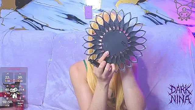Snapshot of dark_nina__ chatting on 06-16-26, 04:37 dark nina online show from 06-16-26, 04:37