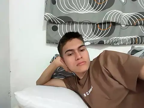 Snapshot of moneylove19 chatting on 03-24-26, 04:34 moneylove19 online show from 03-24-26, 04:34