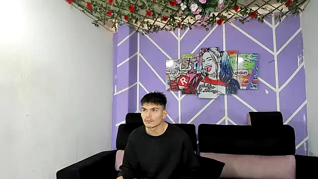 Nahomi hot 77 online show from 05-28-26, 01:08