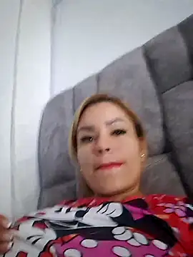 Snapshot of Monita_cherry1 chatting on 03-20-26, 03:00 Monita cherry1 online show from 03-20-26, 03:00