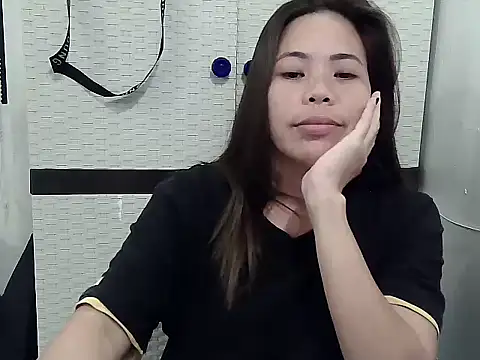 Snapshot of sweetciendy chatting on 05-16-26, 01:43 sweetciendy online show from 05-16-26, 01:43