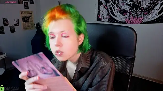 LittleKittenStar online show from 05-15-26, 11:28