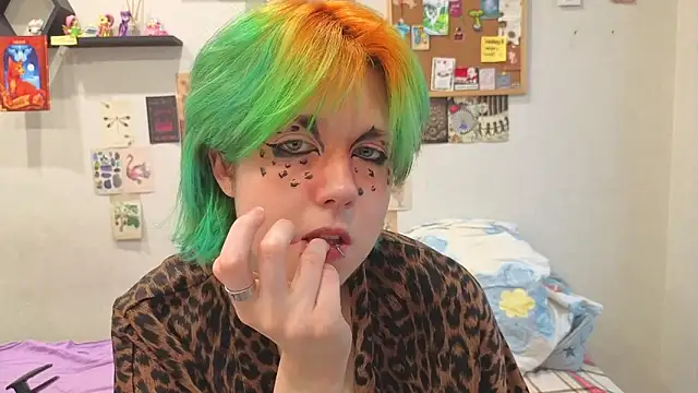 LittleKittenStar online show from 05-28-26, 02:25